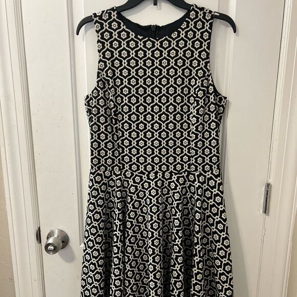 Dress  - Picture 1 of 5